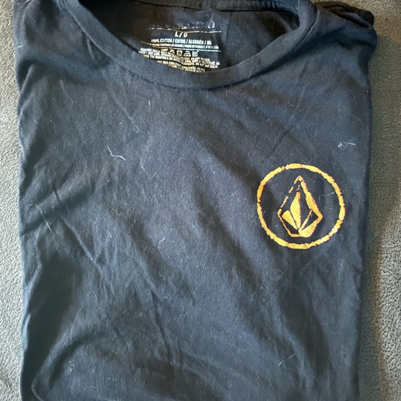 Large size VOLCOM tshirt. - Picture 2 of 2